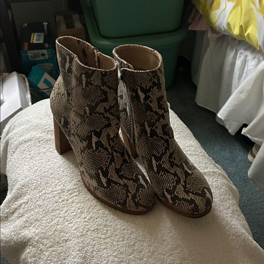 Stylish Snakeskin Pattern Ankle Booties